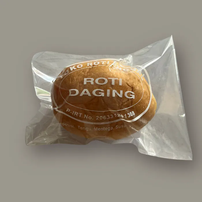 Roti Daging Sapi dalam plastik cetak oval